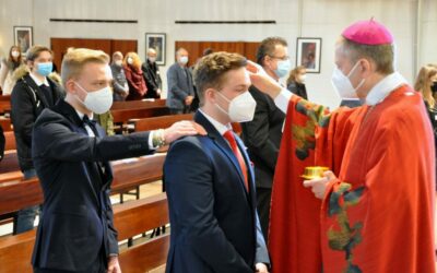 27 Jugendliche von Weihbischof gefirmt