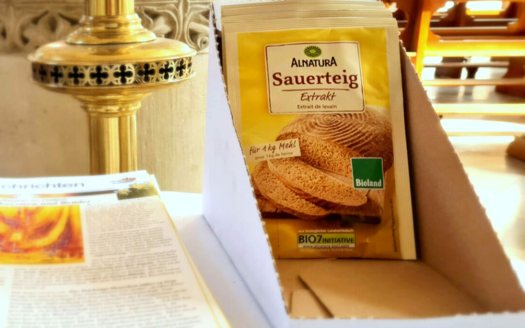 Sauerteig-Brot Tüten in der Kirche