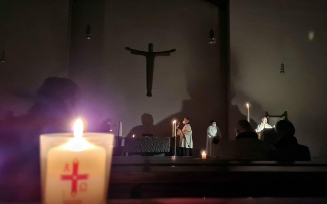 Feier der Osternacht mit Empfang im Pfarrheim SK