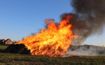 Osterfeuer in der Schlossgemeinde