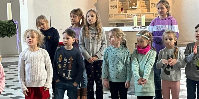 Schulchöre singen im Gottesdienst in Nordkirchen